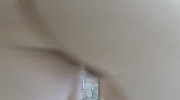 国外视频网站非常火的华裔淫骚美眉按摩浴缸给大洋屌草白虎逼逼流白浆